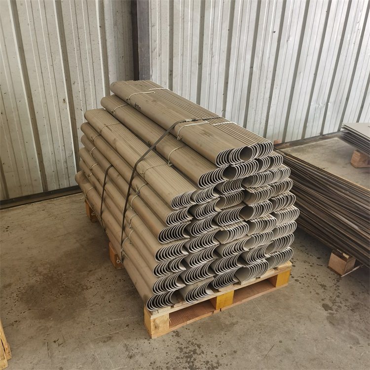 防磨瓦的材料该怎么选择？